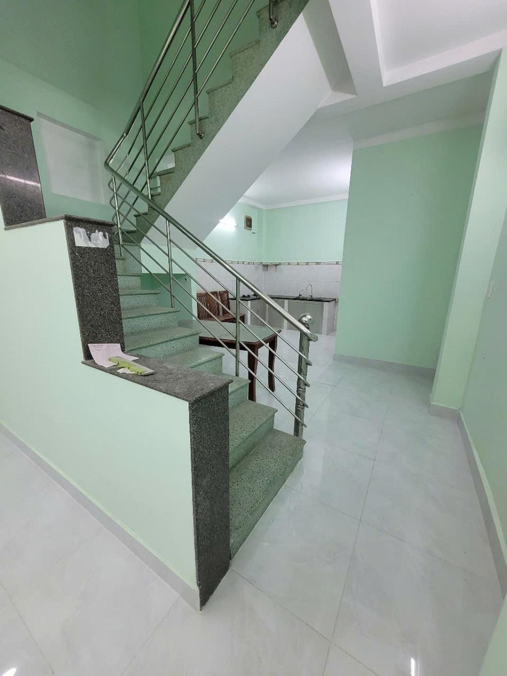 NHÀ B.ÁN - NGAY TRUNG TÂM GV - CHỈ 5 PHÚT RA SÂN BAY TSN - 58M² - 2 TẦNG HƠN 5 TỶ - Ảnh 2